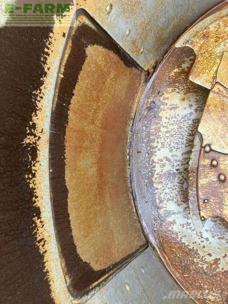 Farmall TMRV 1100 その他畜産機材とアクセサリー・アタッチメント