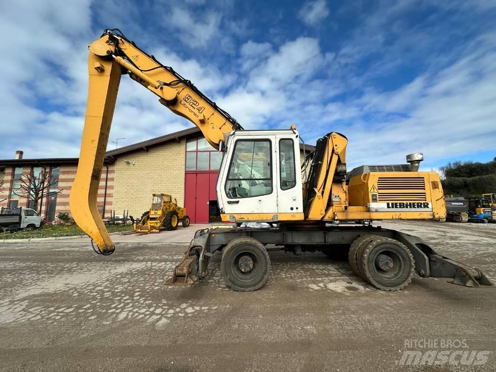 Liebherr A 924 B 廃棄物／工業産廃処理機