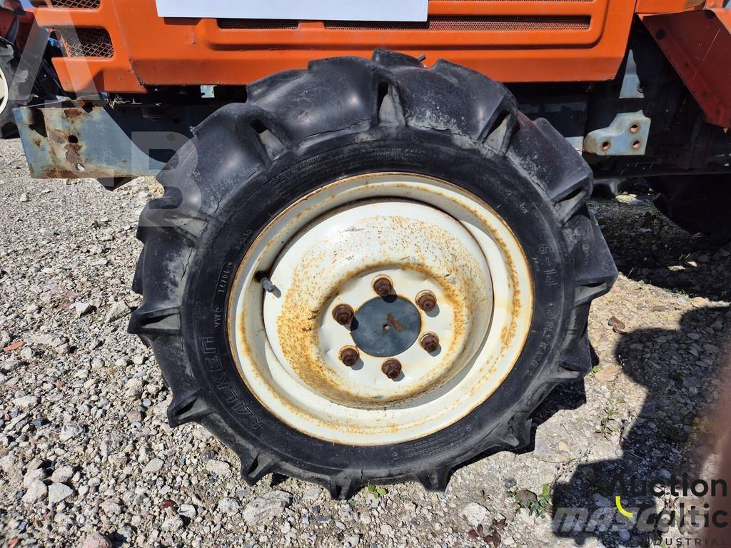 Kubota L1-205D トラクター