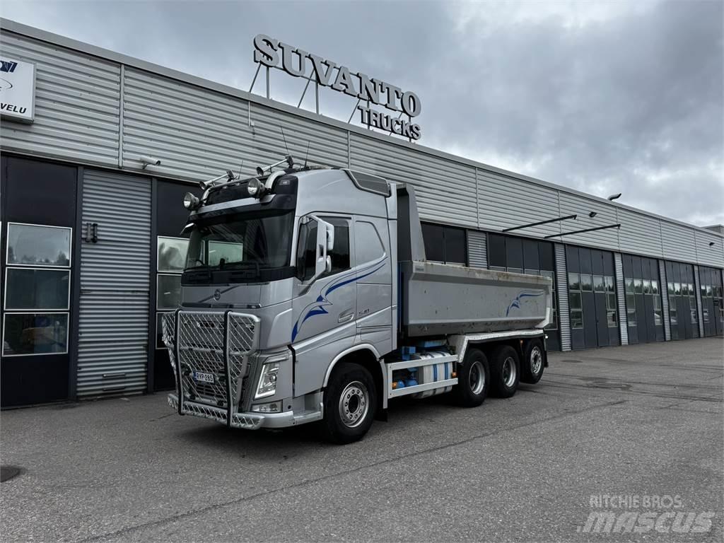 Volvo FH540 8x4 ダンプ