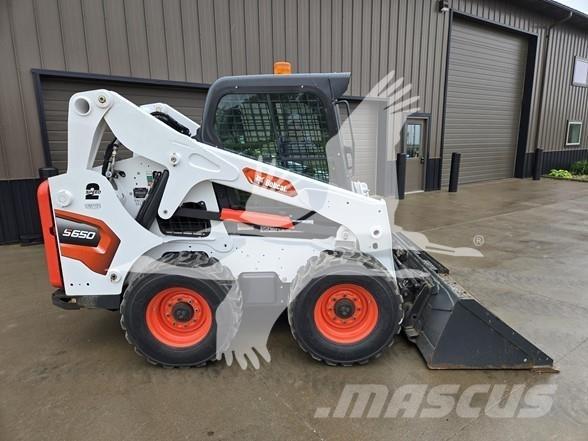 Bobcat S650 スキッドステアローダー