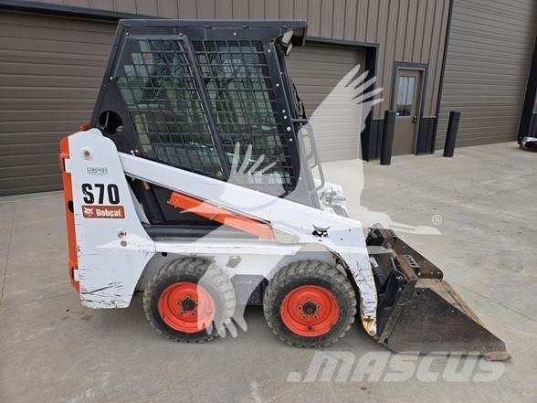 Bobcat S70 スキッドステアローダー