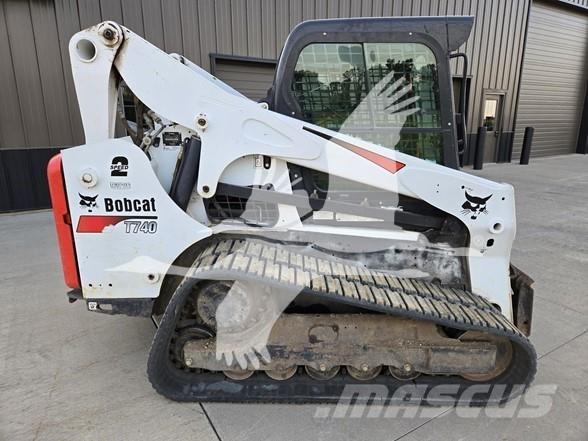 Bobcat T740 スキッドステアローダー