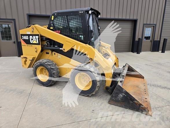 CAT 246D スキッドステアローダー