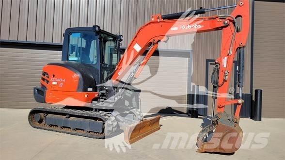 Kubota KX040-4 ミニ油圧ショベル 7t以下（ミニユンボ・ミニディガー）