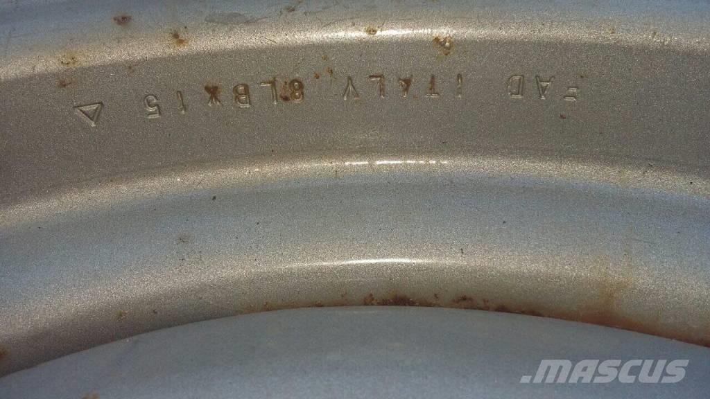 Bobcat 27X10.50-15 タイヤ、ホイル、リム