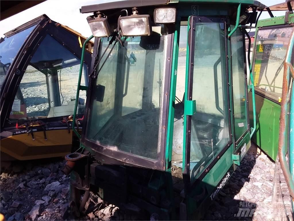 Timberjack 1110 キャビン及び内装