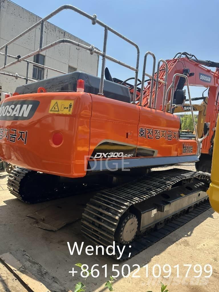 Doosan DX 300 中型油圧ショベル 7ｔ-12ｔ（ユンボ・パワーショベル・バックホー）