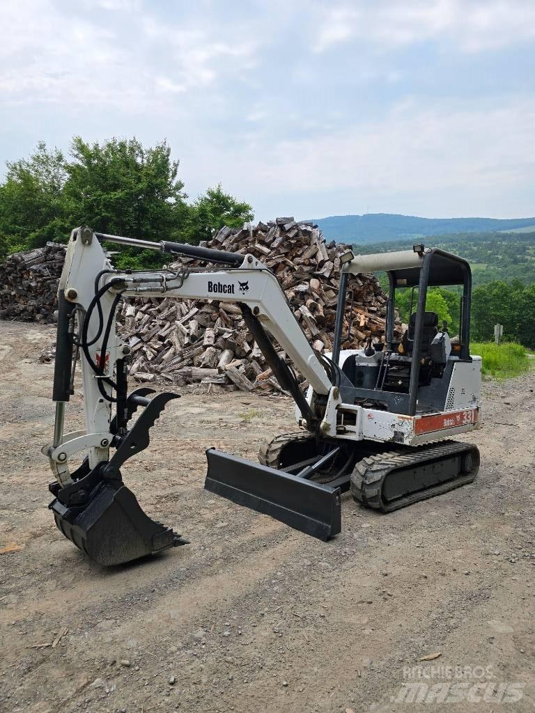 Bobcat X 331 ミニ油圧ショベル 7t以下（ミニユンボ・ミニディガー）