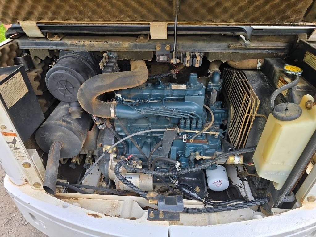 Bobcat X 331 ミニ油圧ショベル 7t以下（ミニユンボ・ミニディガー）
