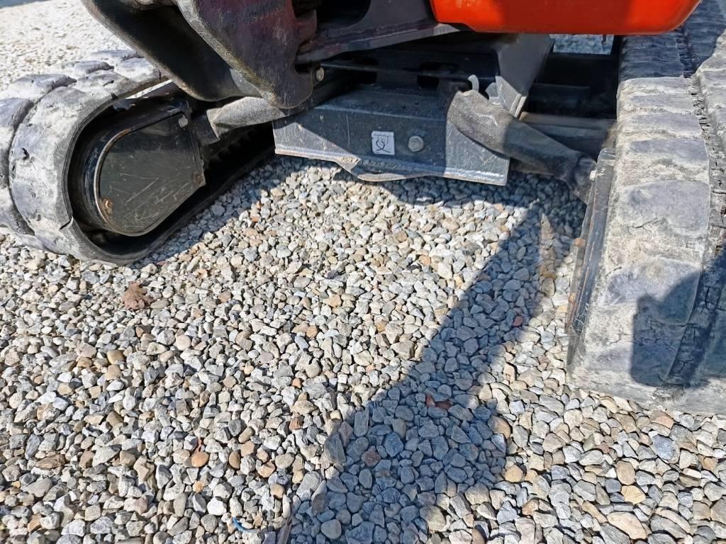 Eurocomach 18 ZT ミニ油圧ショベル 7t以下（ミニユンボ・ミニディガー）