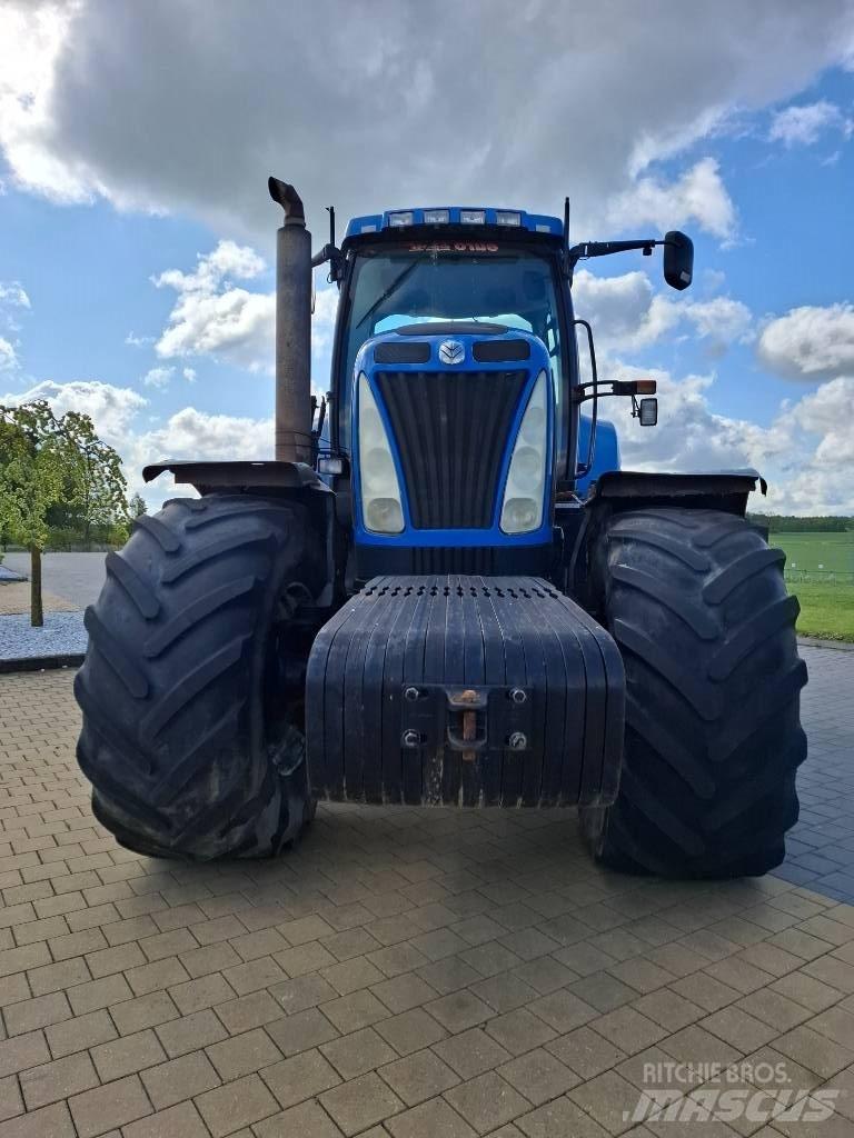 New Holland T 8050 トラクター