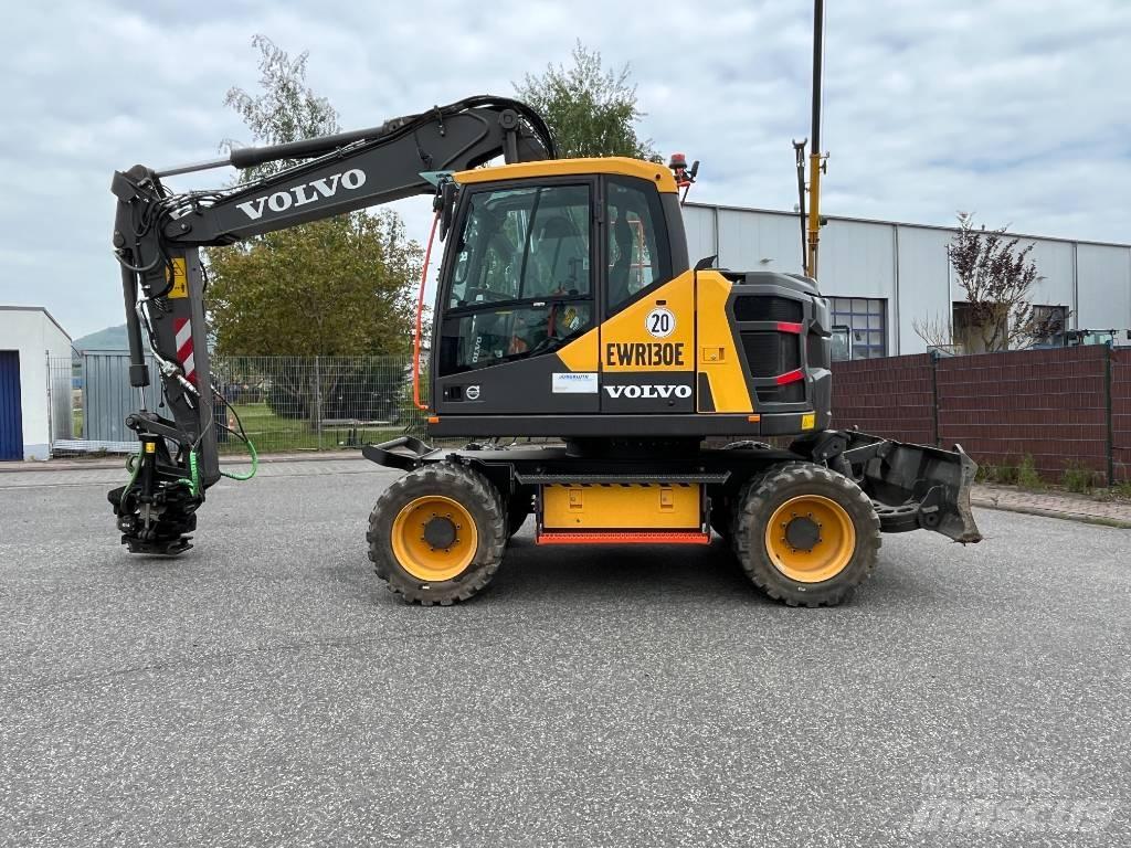 Volvo EWR 130 E ホイール式油圧ショベル（パワーショベル・ユンボ・バックホー）