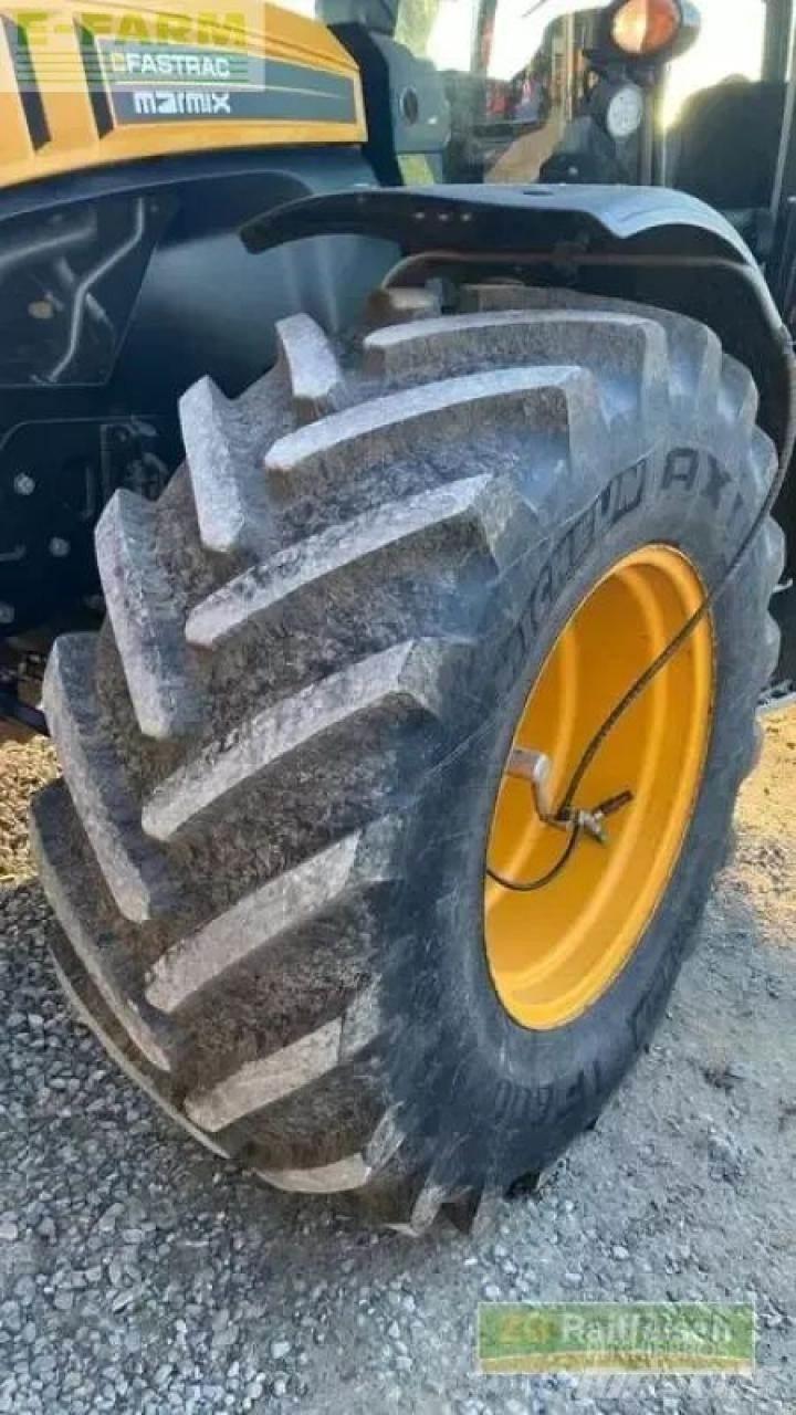 JCB fastrac 4220 トラクター