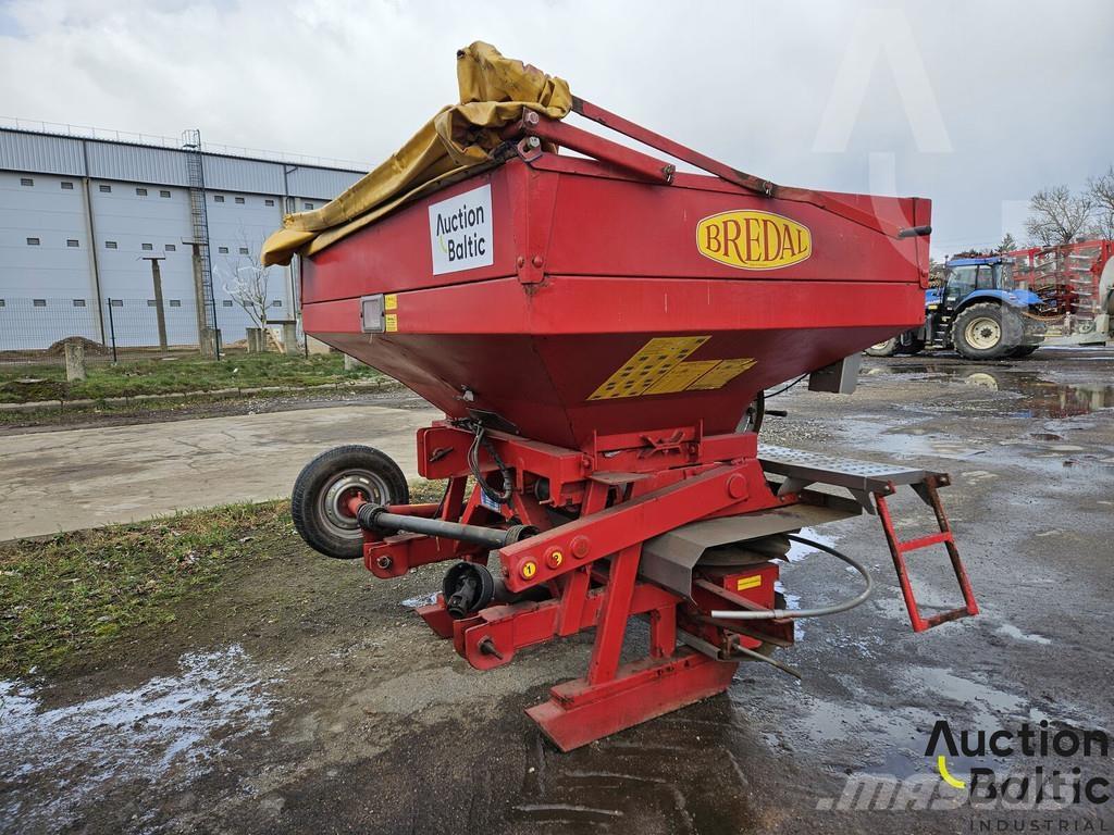 Bredal F 2 Mineral spreaders
