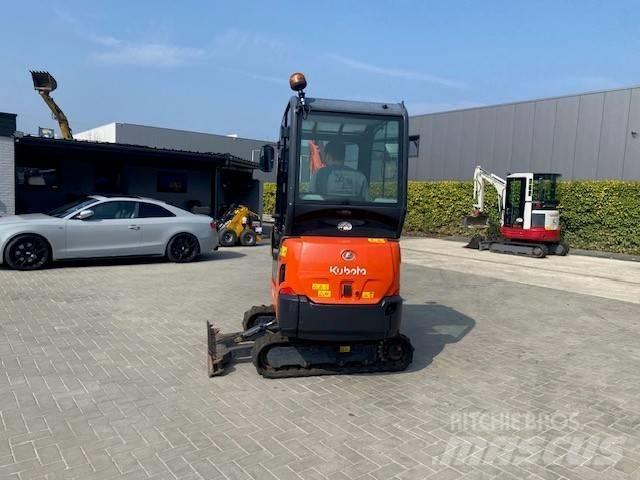 Kubota KX 016-4 ミニ油圧ショベル 7t以下（ミニユンボ・ミニディガー）