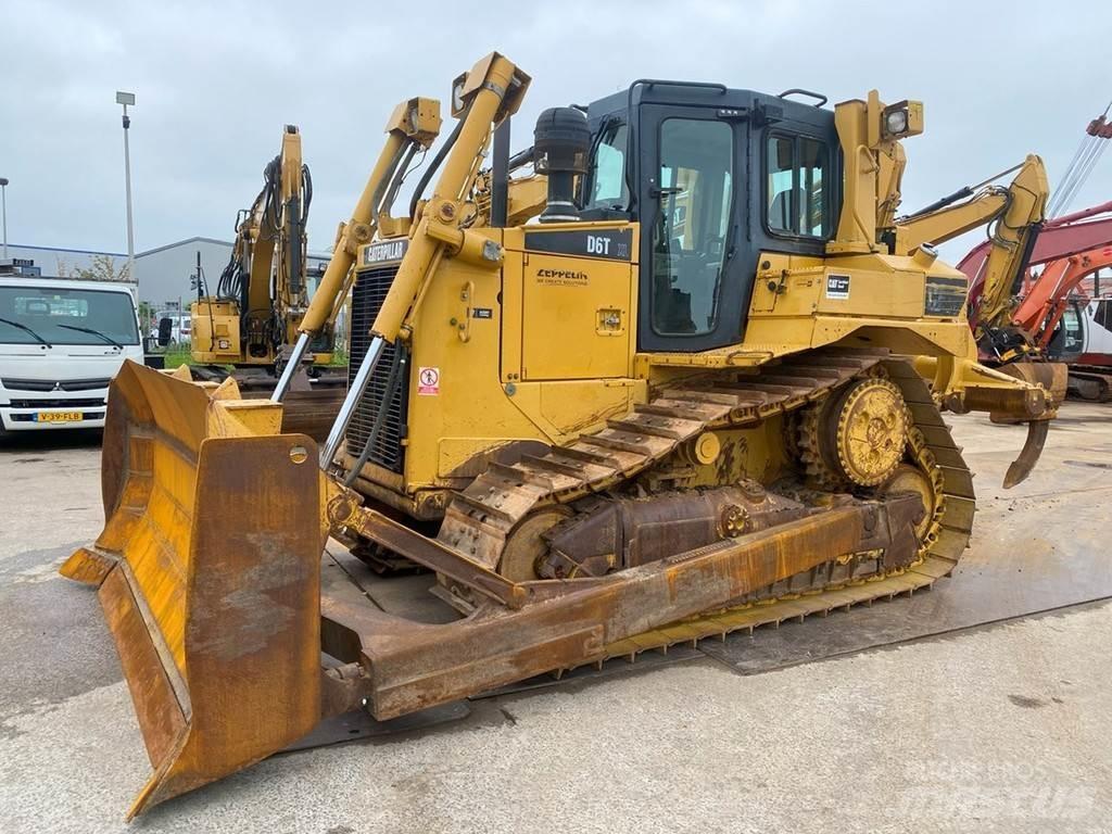 CAT D6T XL NVT ブルドーザー