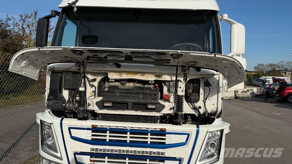 Volvo FM 10 クレーントラック、ユニック車