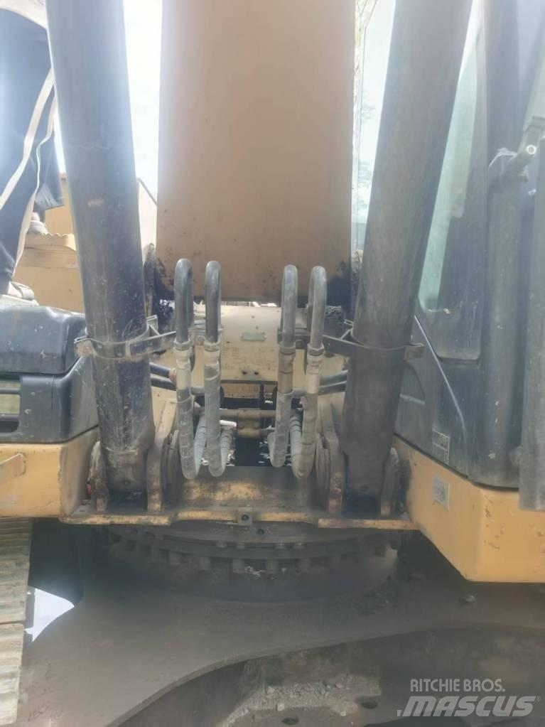 CAT 320d2 大型油圧ショベル12t以上（パワーショベル・ユンボ）