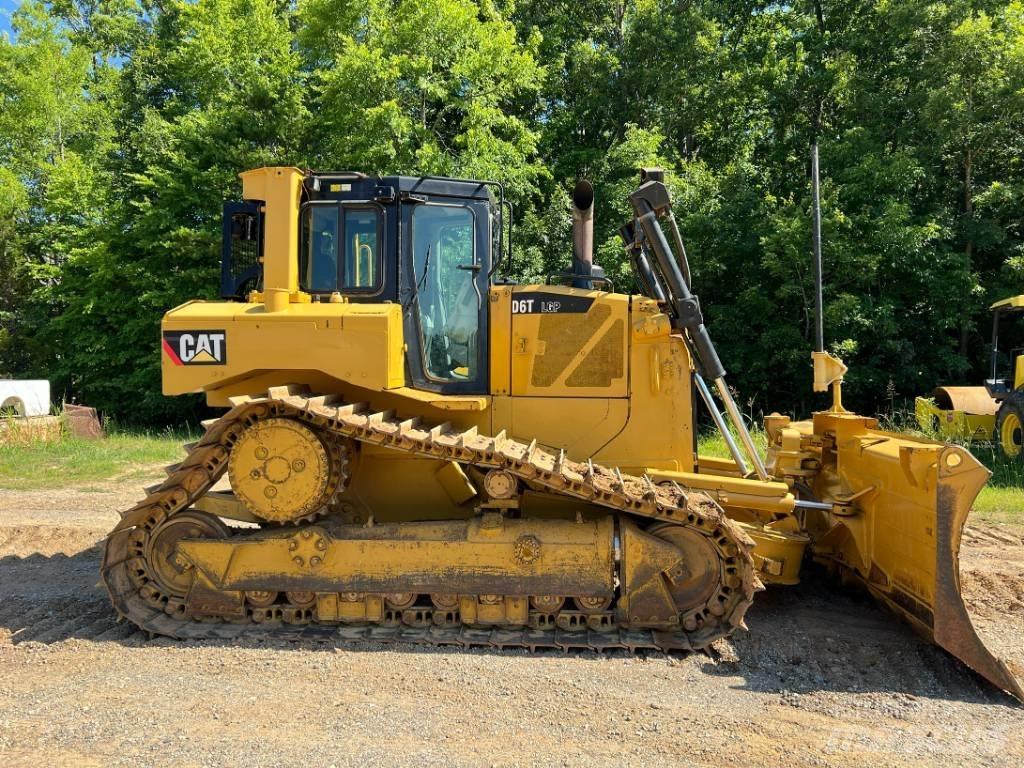 CAT D 6 T LGP VP ブルドーザー