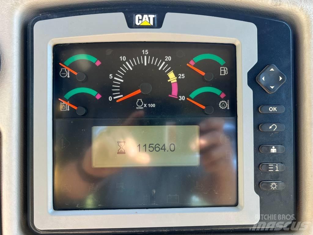 CAT D 6 T LGP VP ブルドーザー