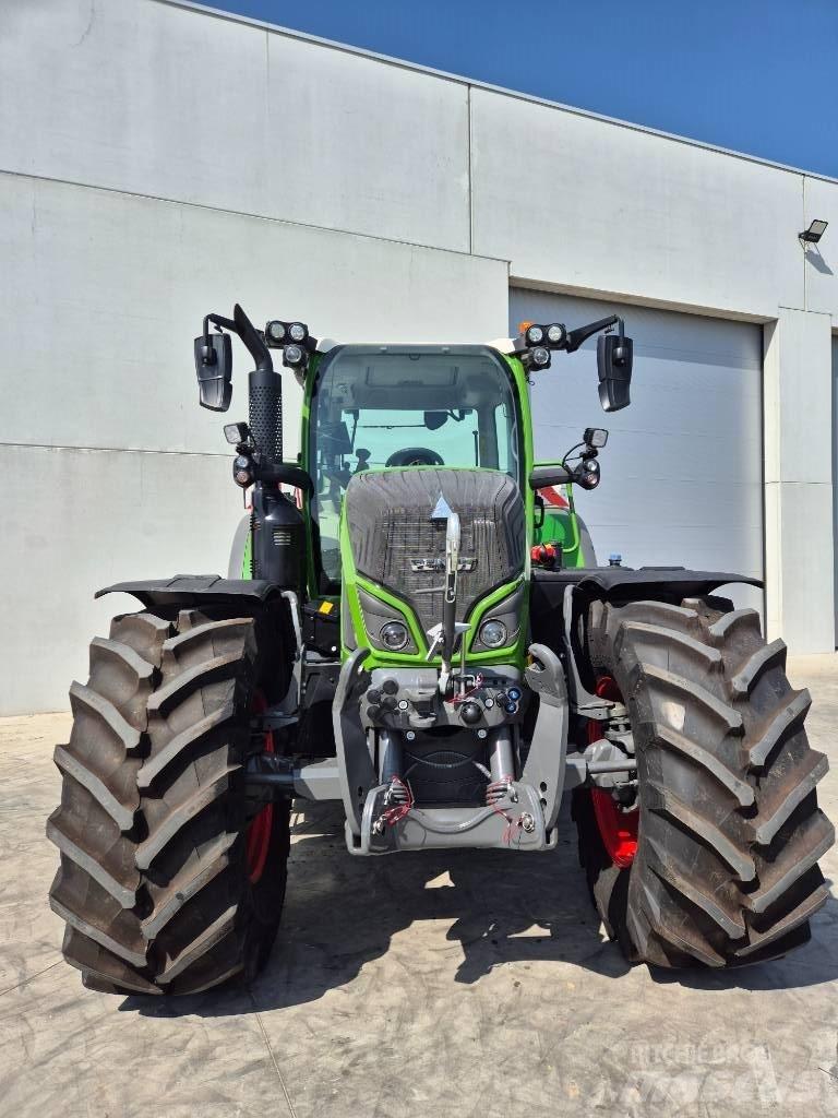 Fendt 718 Vario トラクター