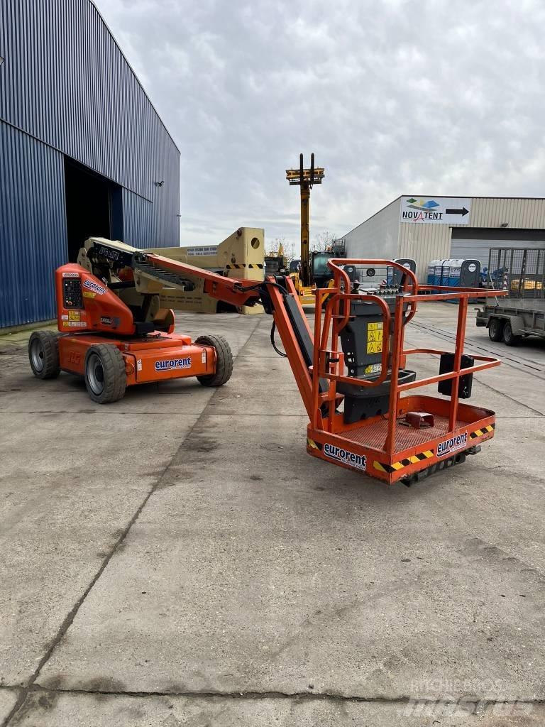 JLG E 450 AJ ブームリフト　屈伸型