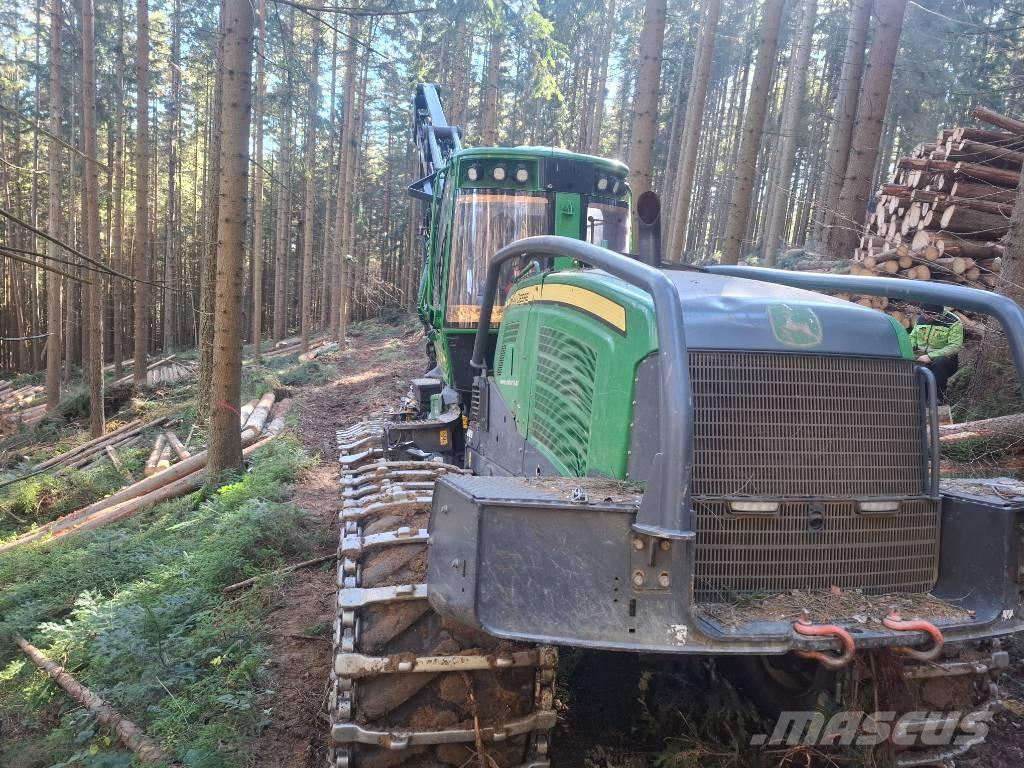 John Deere 1170G ハーベスター