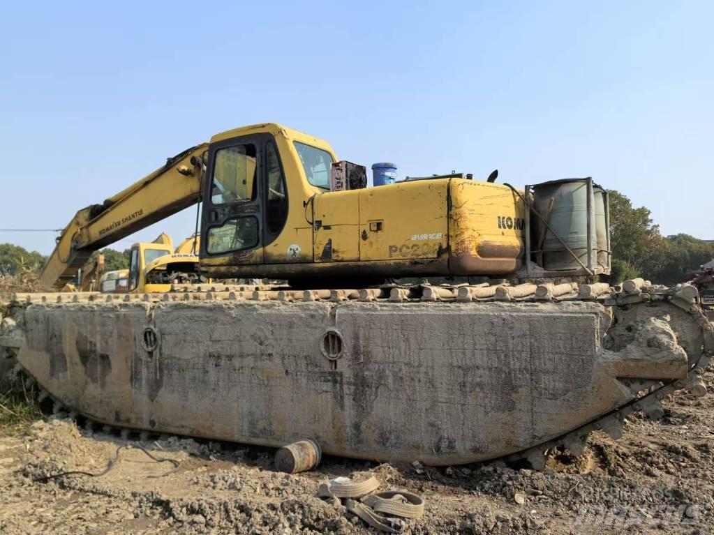 Komatsu PC 200-6 水陸両用油圧ショベル、ユンボ