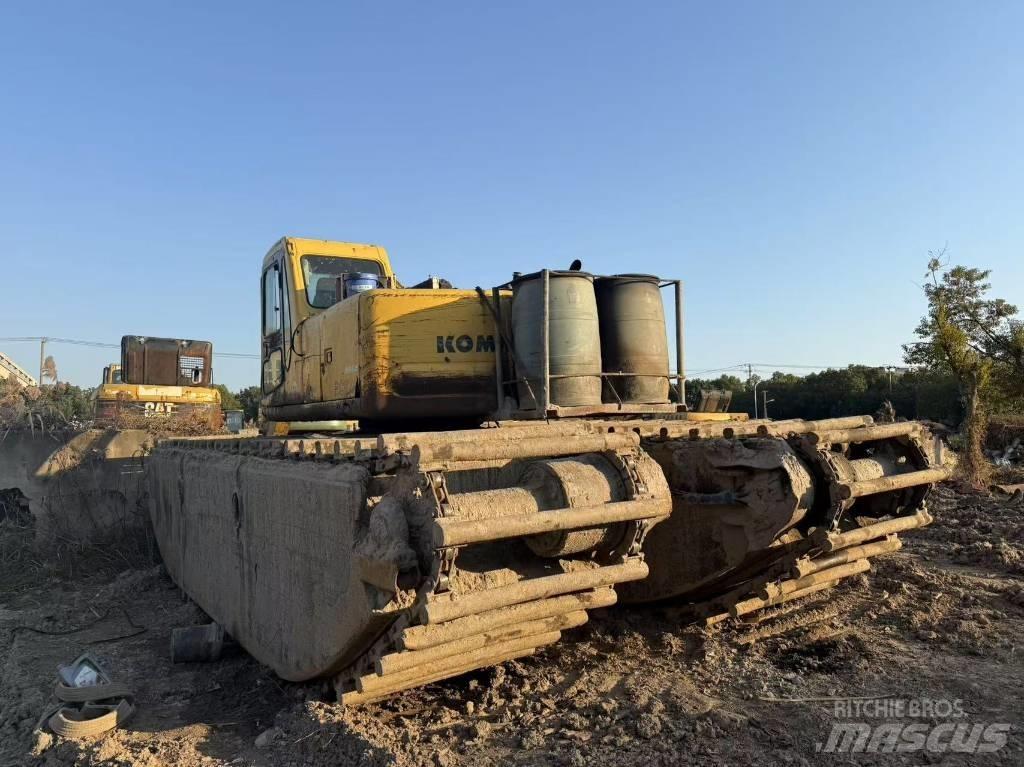 Komatsu PC 200-6 水陸両用油圧ショベル、ユンボ