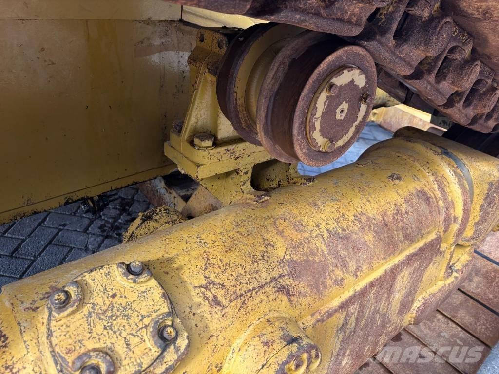 CAT D 6 R XW ブルドーザー