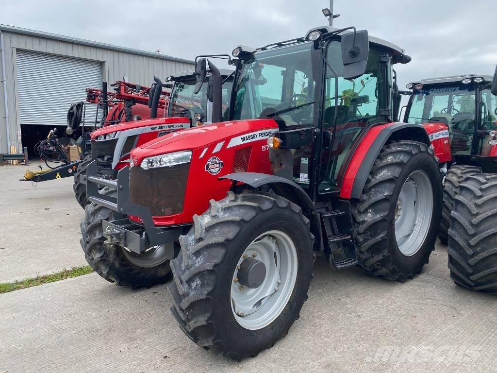 Massey Ferguson 5711 トラクター