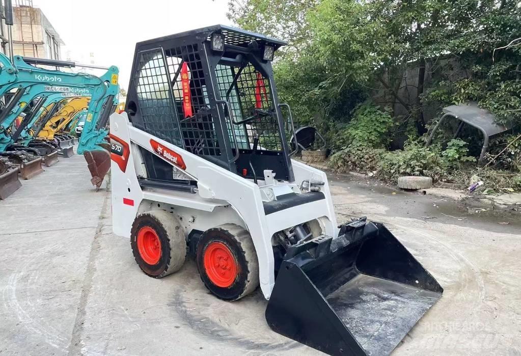 Bobcat S 70 スキッドステアローダー