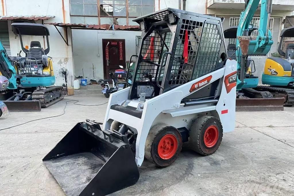 Bobcat S 70 スキッドステアローダー