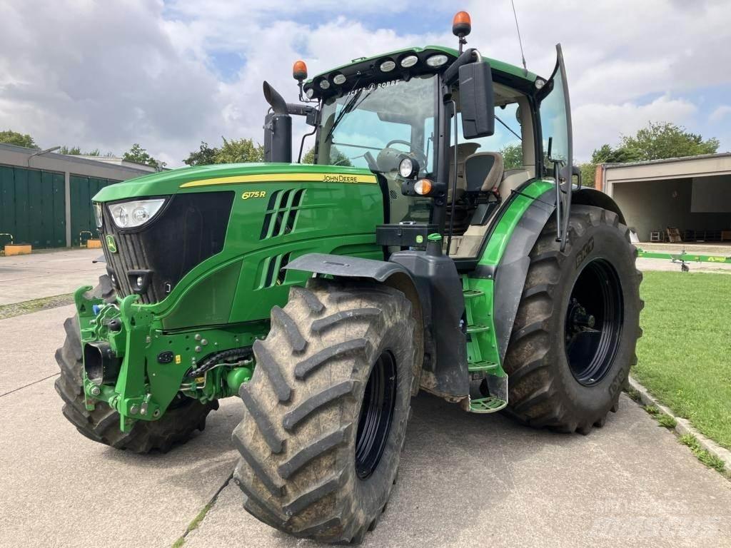 John Deere 6215R トラクター
