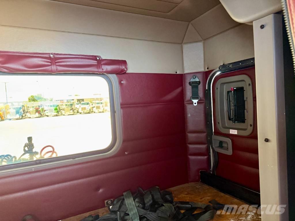 Peterbilt 389 中古トラクターヘッド | トレーラーヘッド