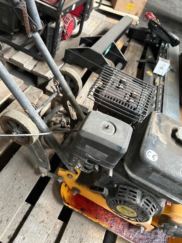 Herkules 30 kg プレートコンパクター