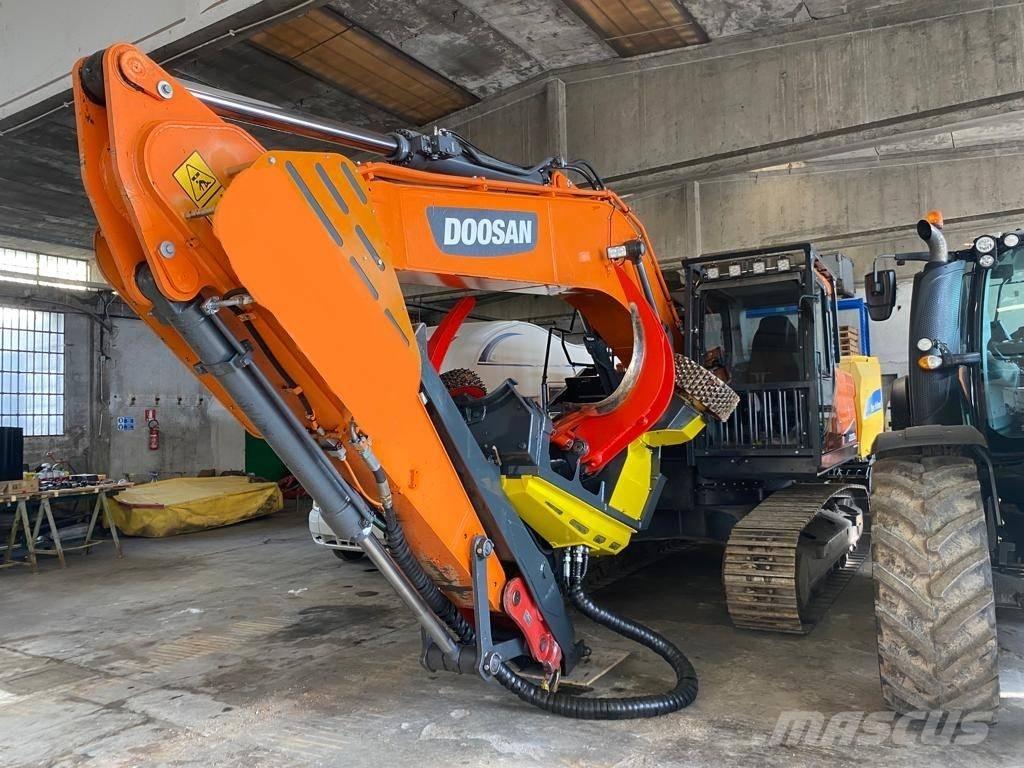 Doosan DX 235 NLC-5 大型油圧ショベル12t以上（パワーショベル・ユンボ）