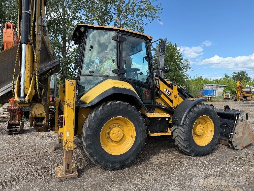 CAT 444 バックホーローダー