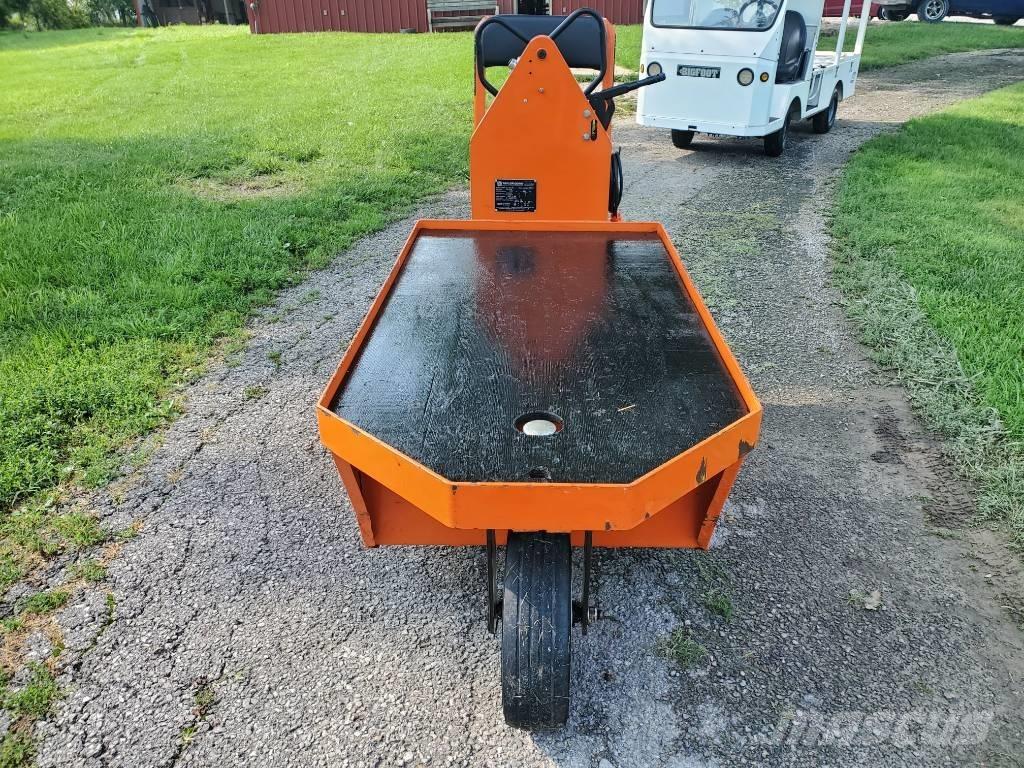 Taylor-Dunn SC100 トーイングトラック
