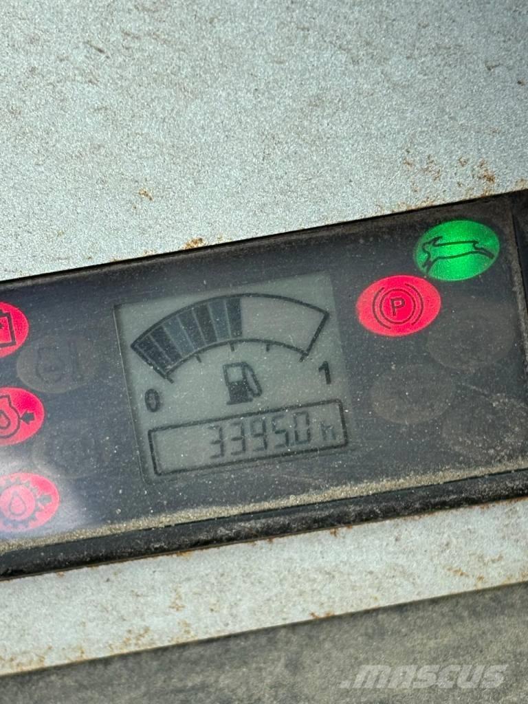 JCB 520-40 テレスコーピックハンドラー