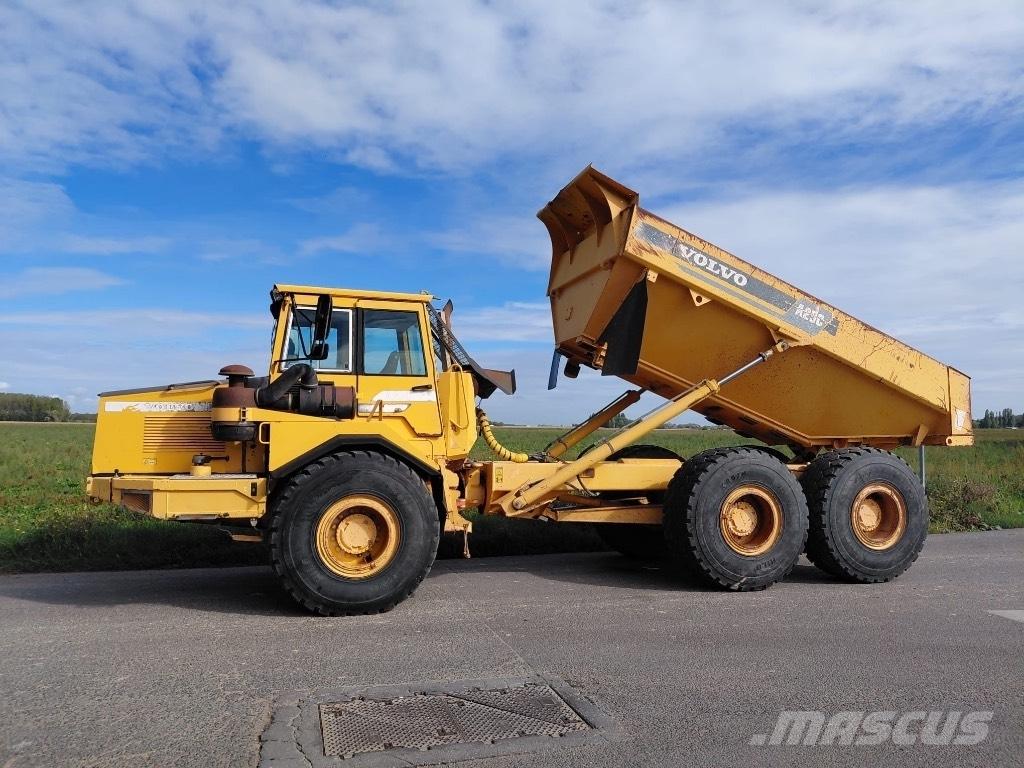 Volvo A 25 C アーティキュレート式ダンプトラック