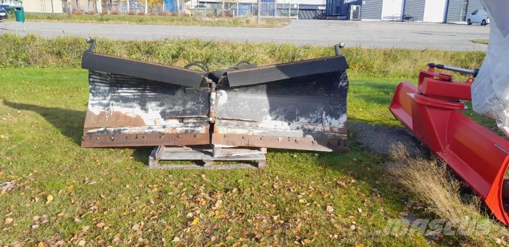 Pome 320 スノーブレードとプラウ