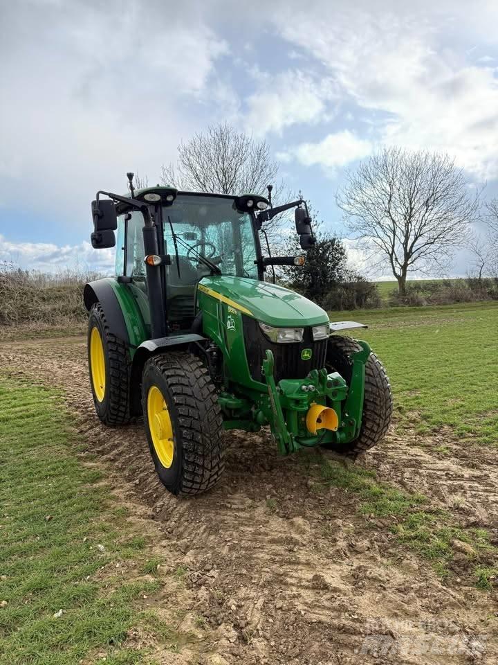 John Deere 5100 R トラクター
