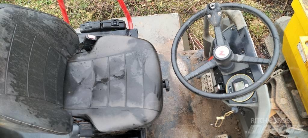Wacker Neuson DW 30 アーティキュレート式ダンプトラック