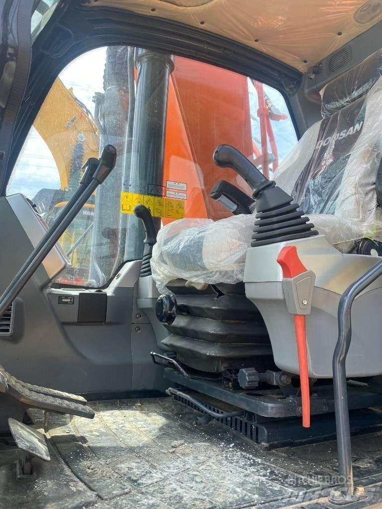 Doosan DX 300 大型油圧ショベル12t以上（パワーショベル・ユンボ）