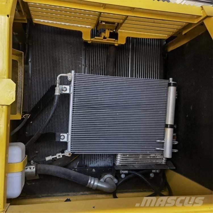 Komatsu PC200-8 大型油圧ショベル12t以上（パワーショベル・ユンボ）