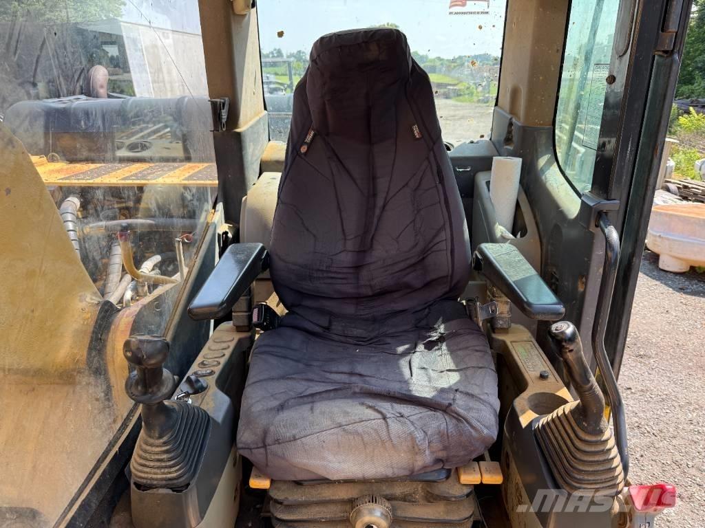 Komatsu PC 200 LC-8 大型油圧ショベル12t以上（パワーショベル・ユンボ）