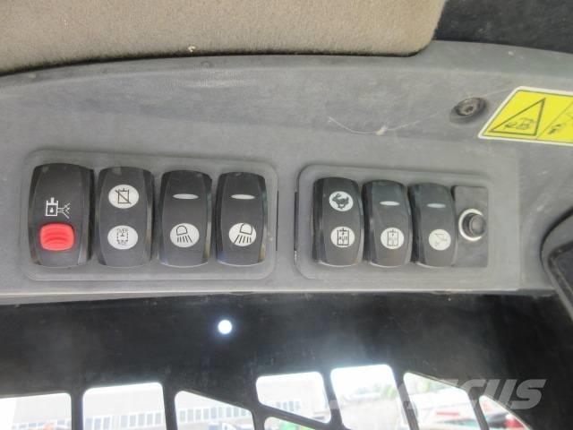 CAT 287 C スキッドステアローダー
