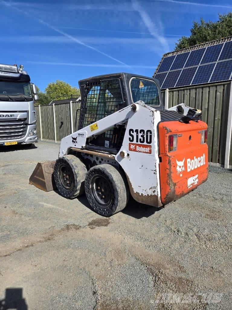 Bobcat S 130 スキッドステアローダー